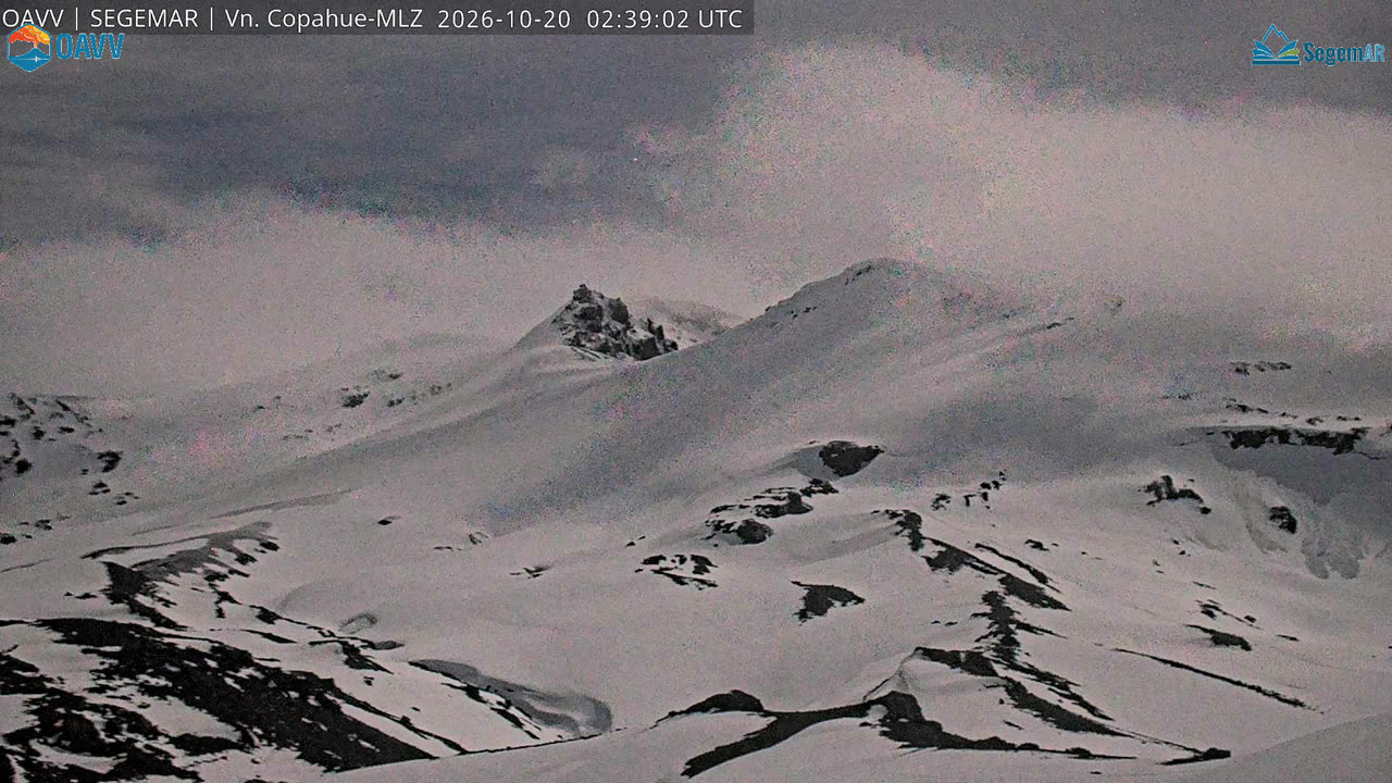 Copahue Volcano - Mellizas Station (MLZ) still, 0″ new snow in 24 h