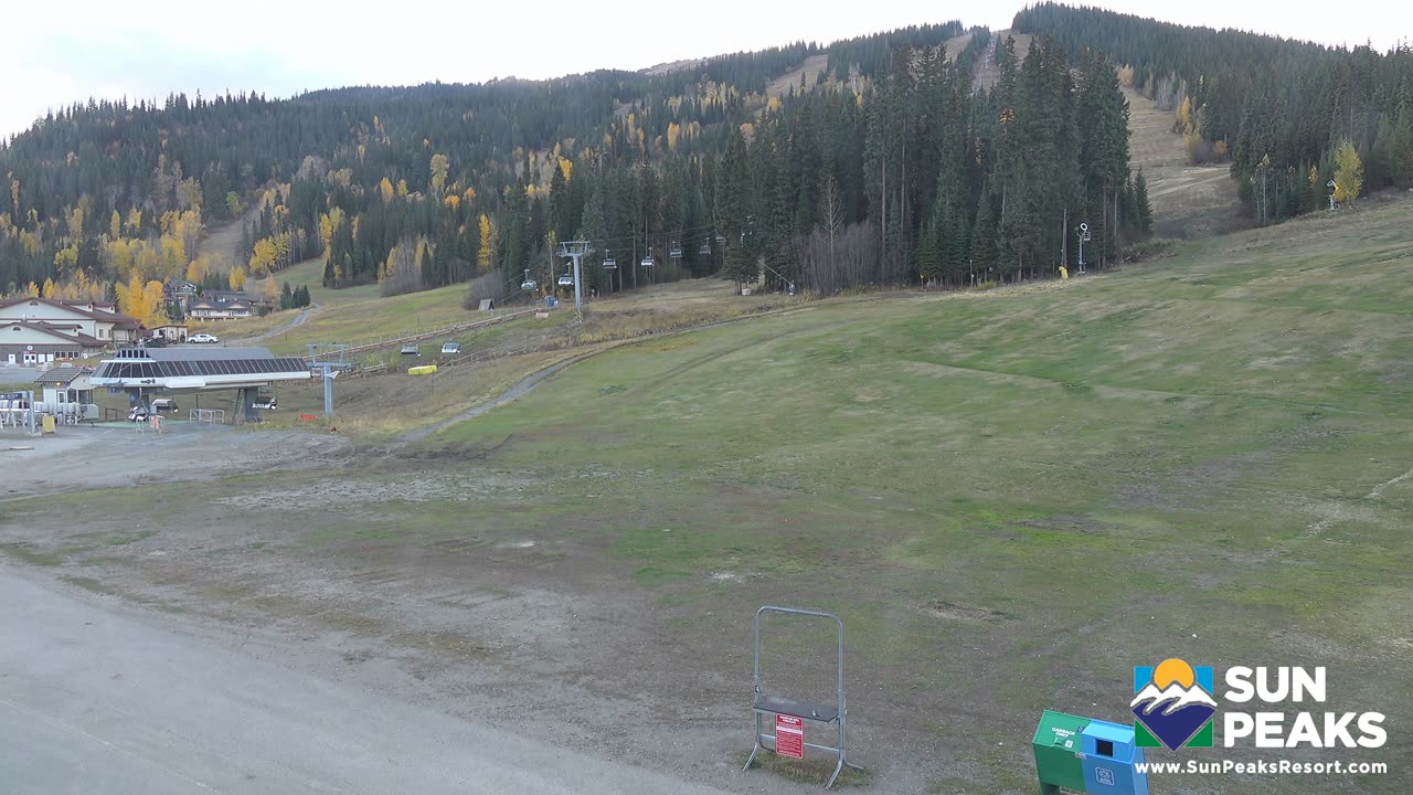 Village Day Lodge Slopeside still, 0″ new snow in 24 h