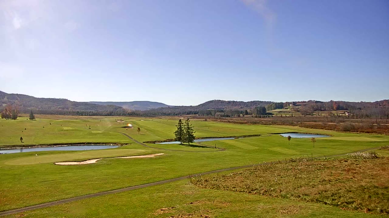 Canaan Valley Resort Webcam - Golf Course & Valley still, 0″ new snow in 24 h