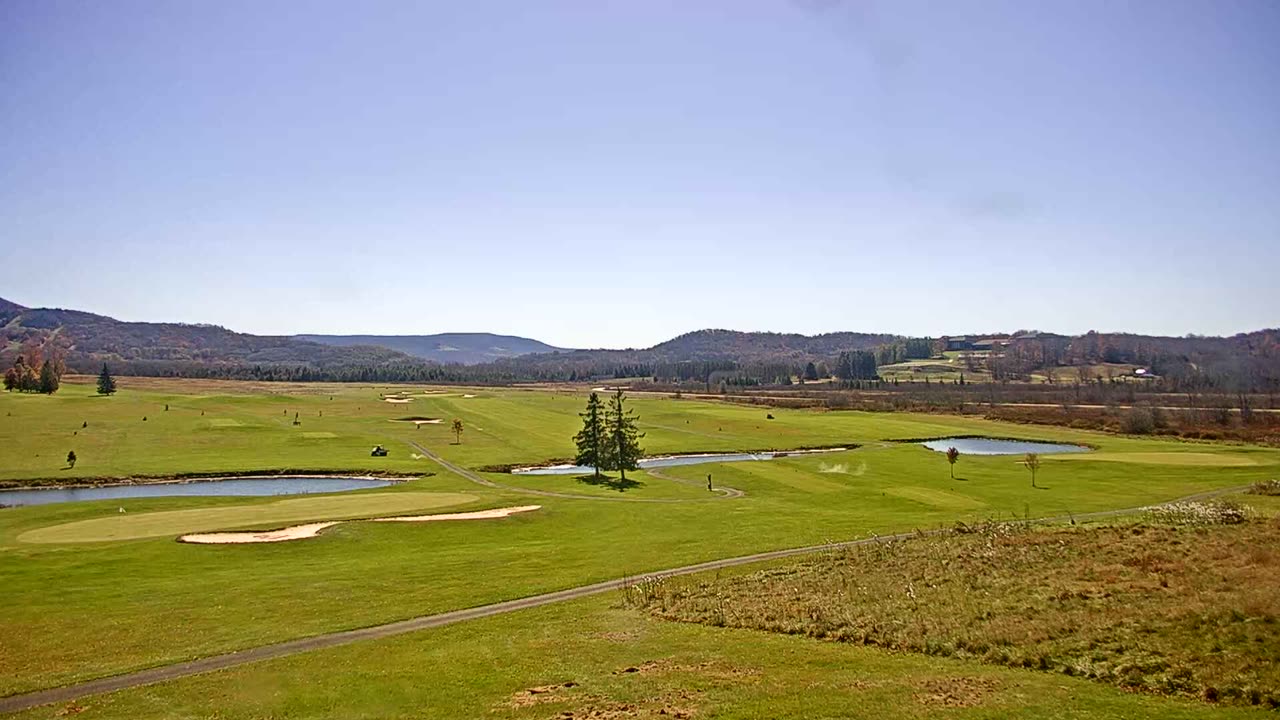 Canaan Valley Resort Webcam - Golf Course & Valley still, 0″ new snow in 24 h