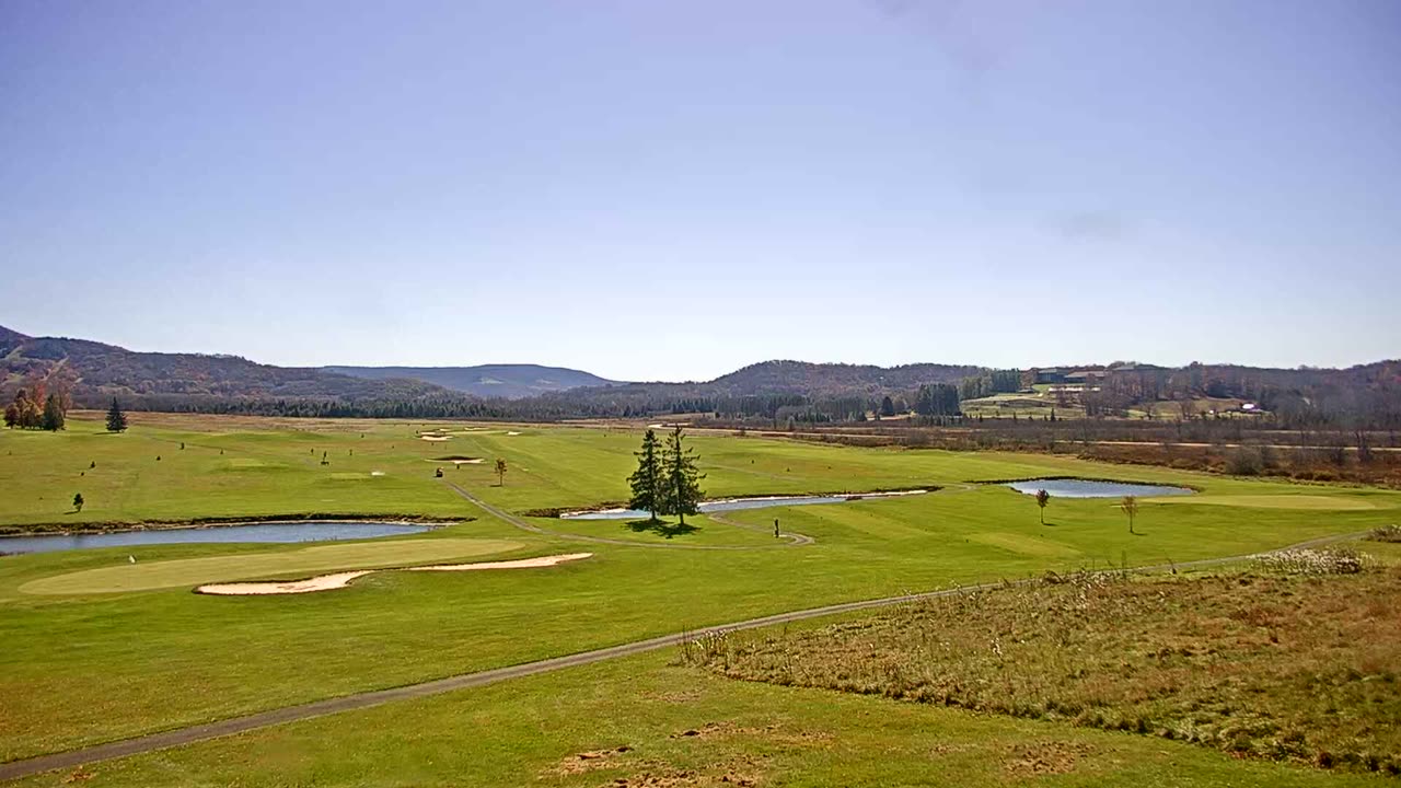 Canaan Valley Resort Webcam - Golf Course & Valley still, 0″ new snow in 24 h