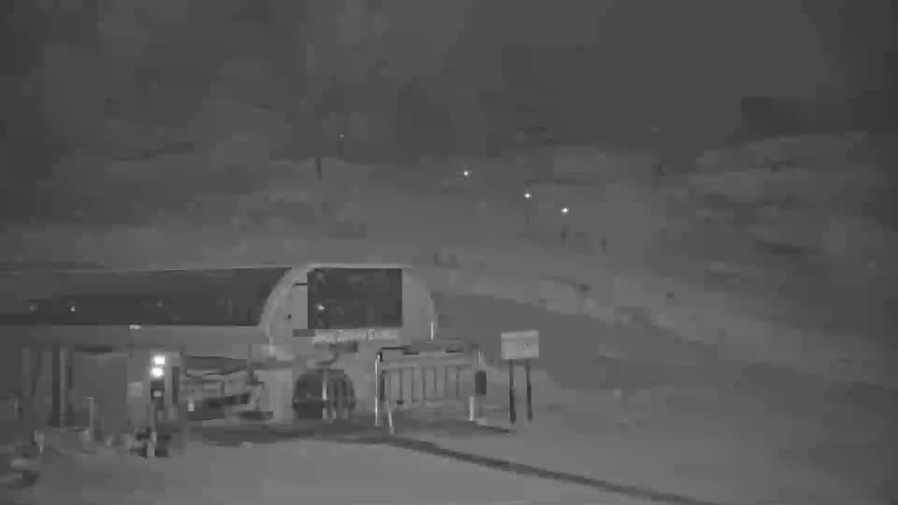 Mid Mountain still, 0″ new snow in 24 h
