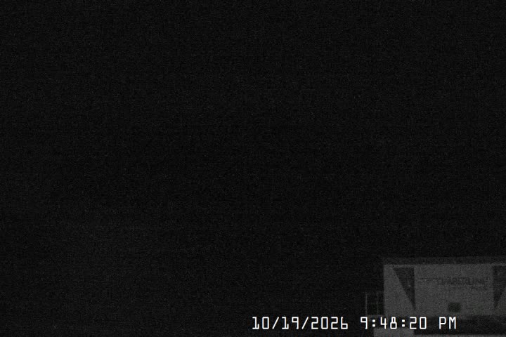 Summit still, 0″ new snow in 24 h
