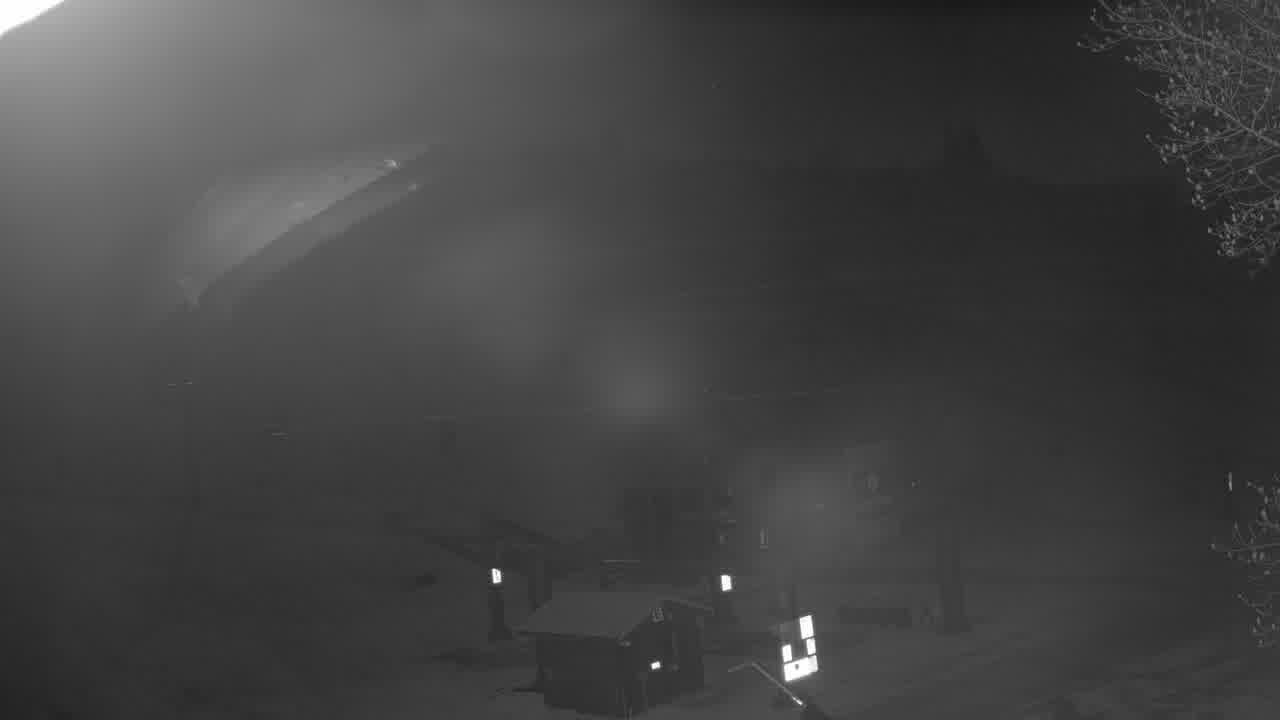 North Face Base still, 0″ new snow in 24 h
