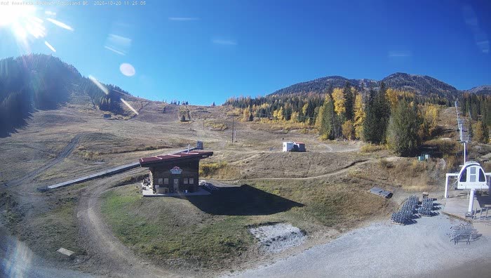 Base Lodge Cam (View: Red and Granite Mtns) still, 0″ new snow in 24 h