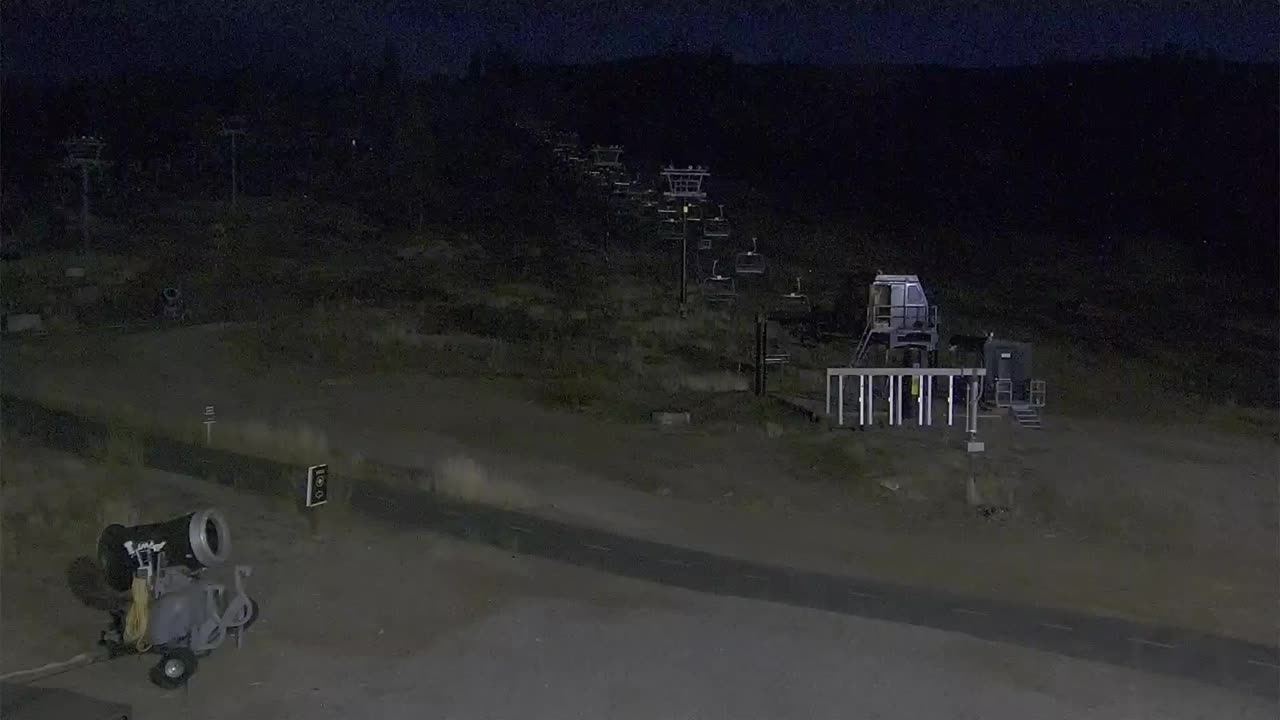 Base Area still, 0″ new snow in 24 h