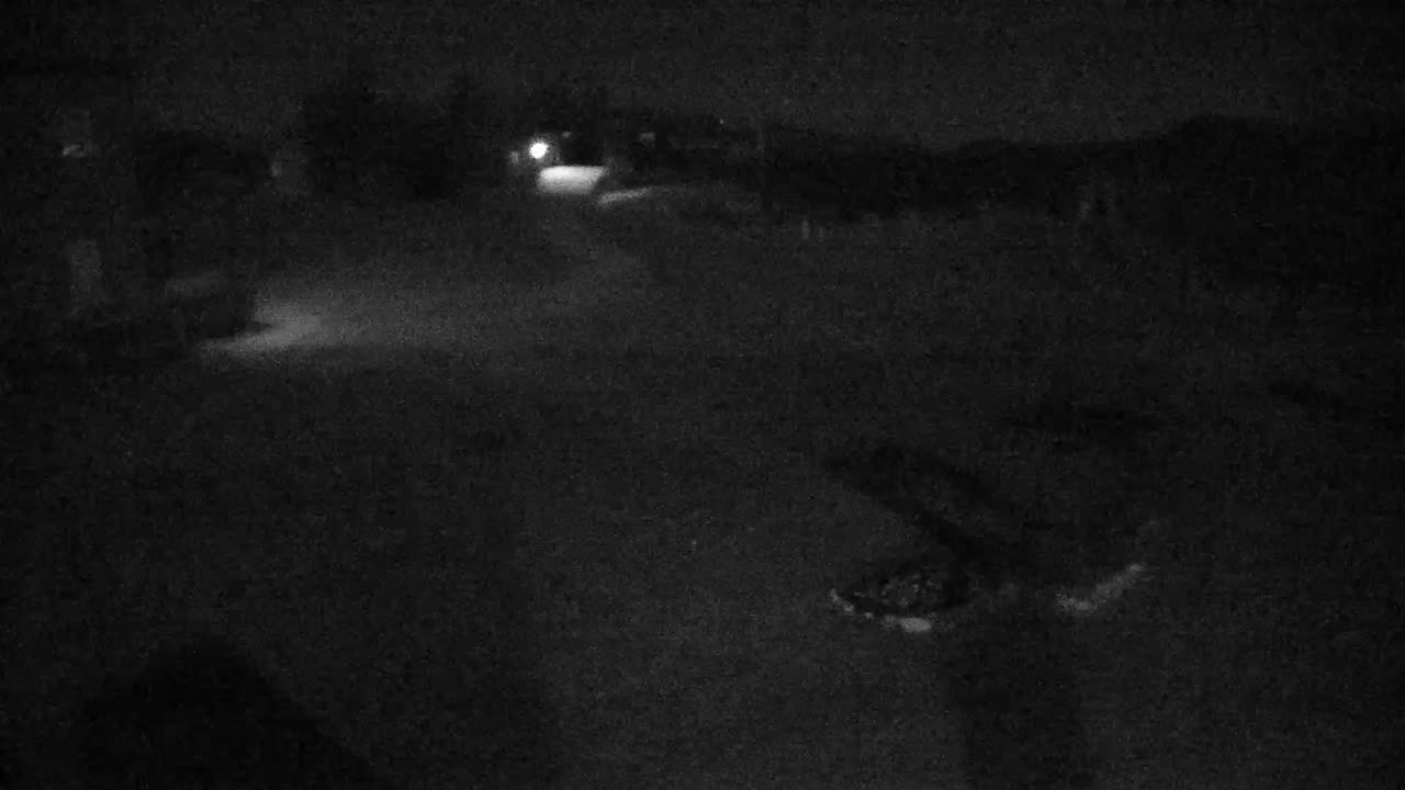 Summit still, 0″ new snow in 24 h