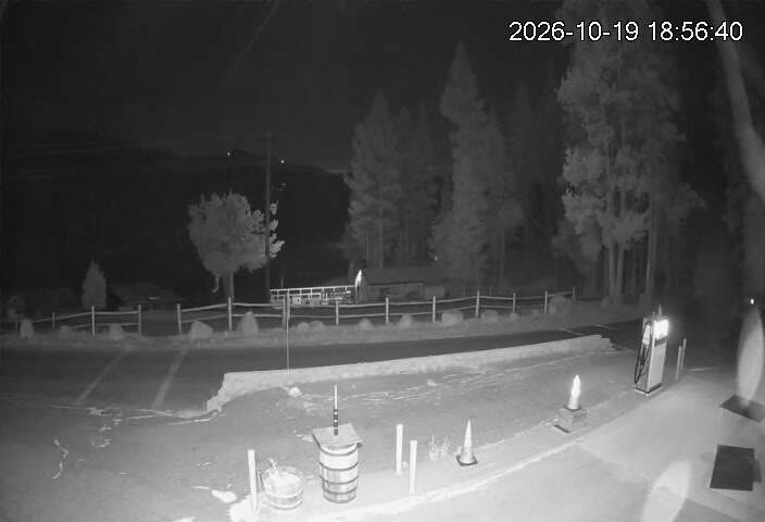 Landing Cam still, 0″ new snow in 24 h