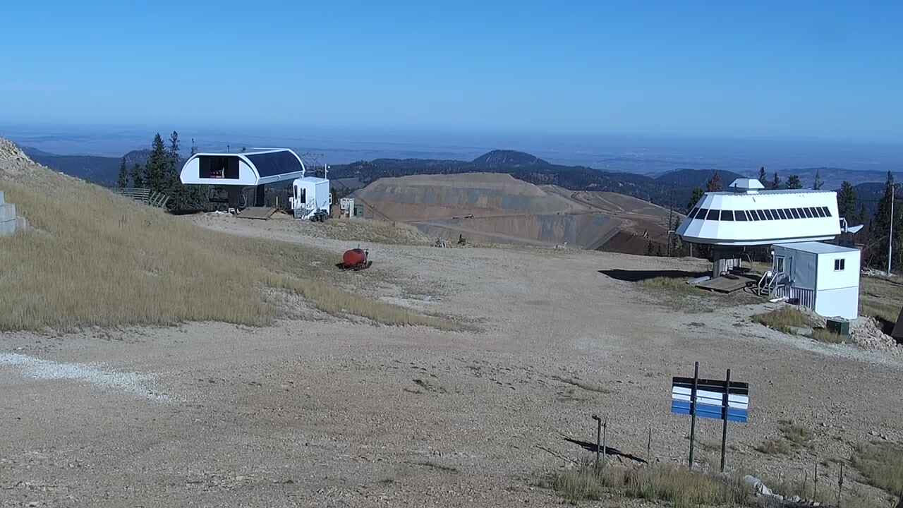 Terry Peak Summit from the Summit Cam still, 0″ new snow in 24 h