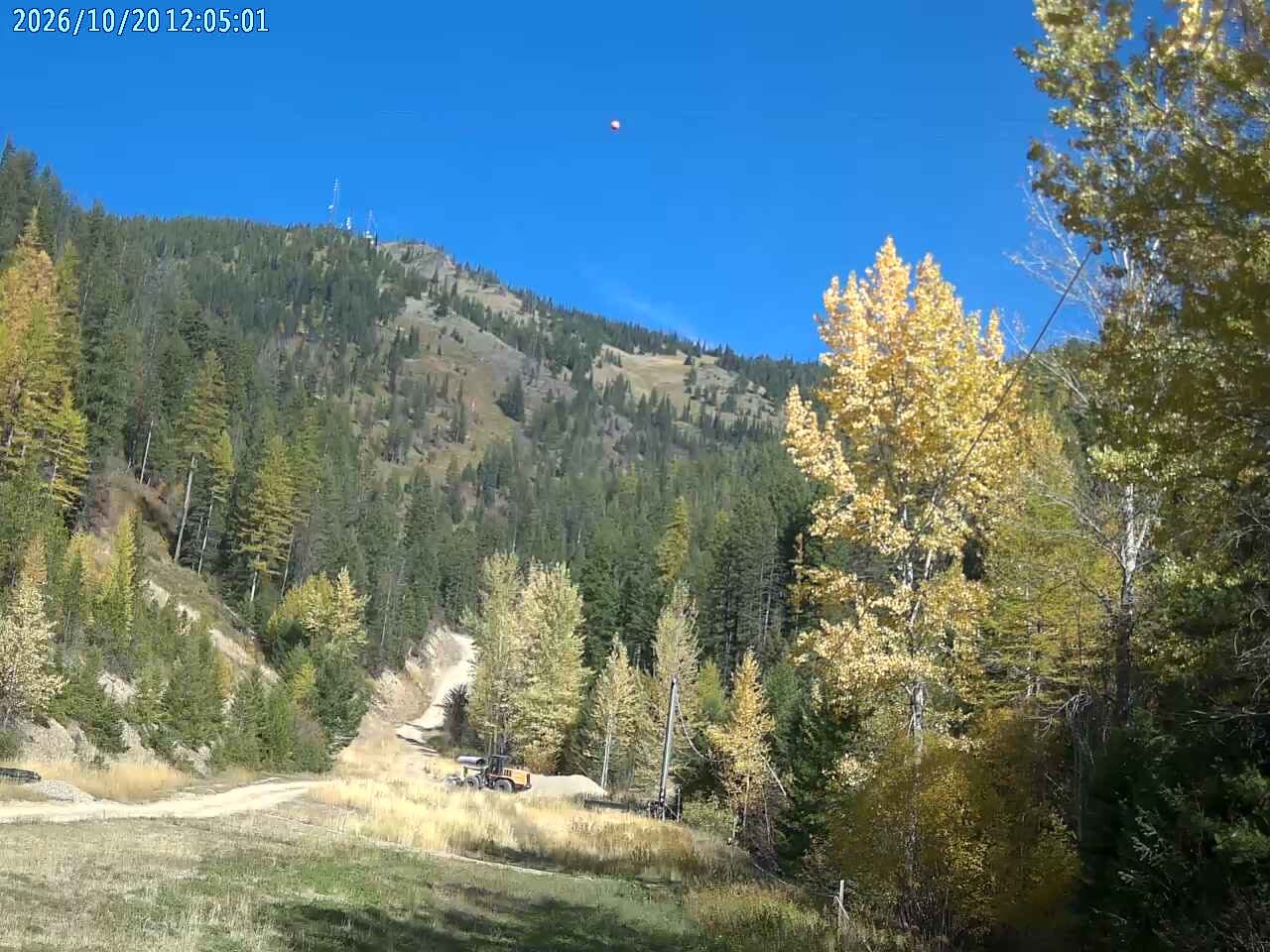 Base Web Cam still, 0″ new snow in 24 h