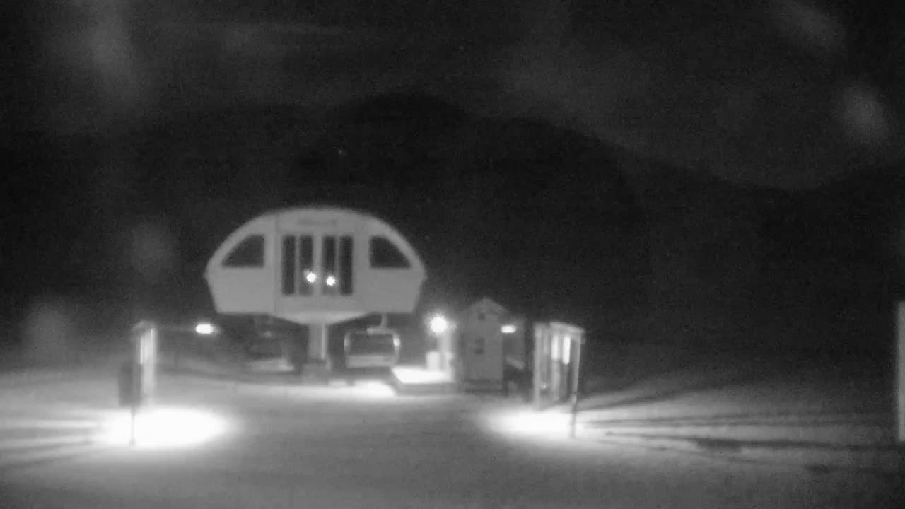 Quarter Dollar still, 0″ new snow in 24 h