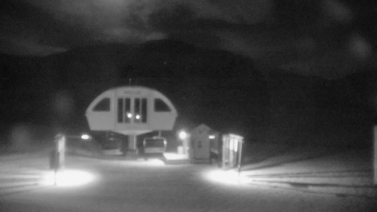Quarter Dollar still, 0″ new snow in 24 h