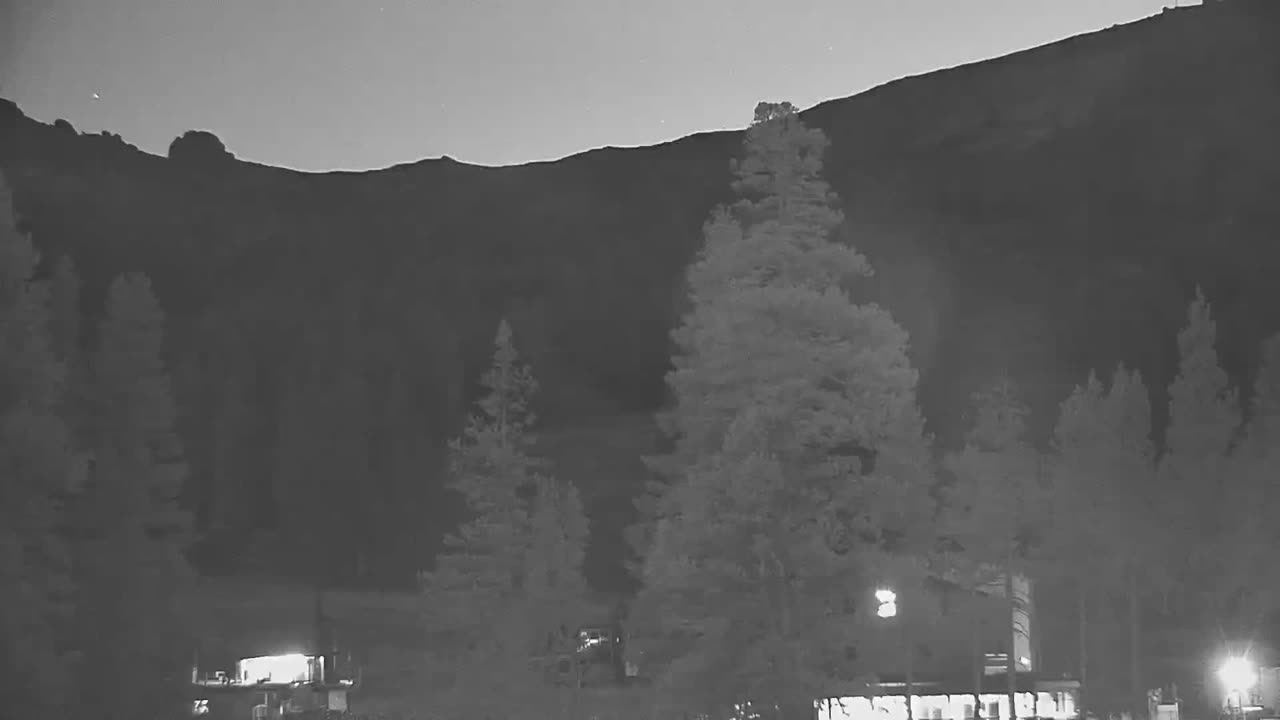 Red Cliffs still, 0″ new snow in 24 h