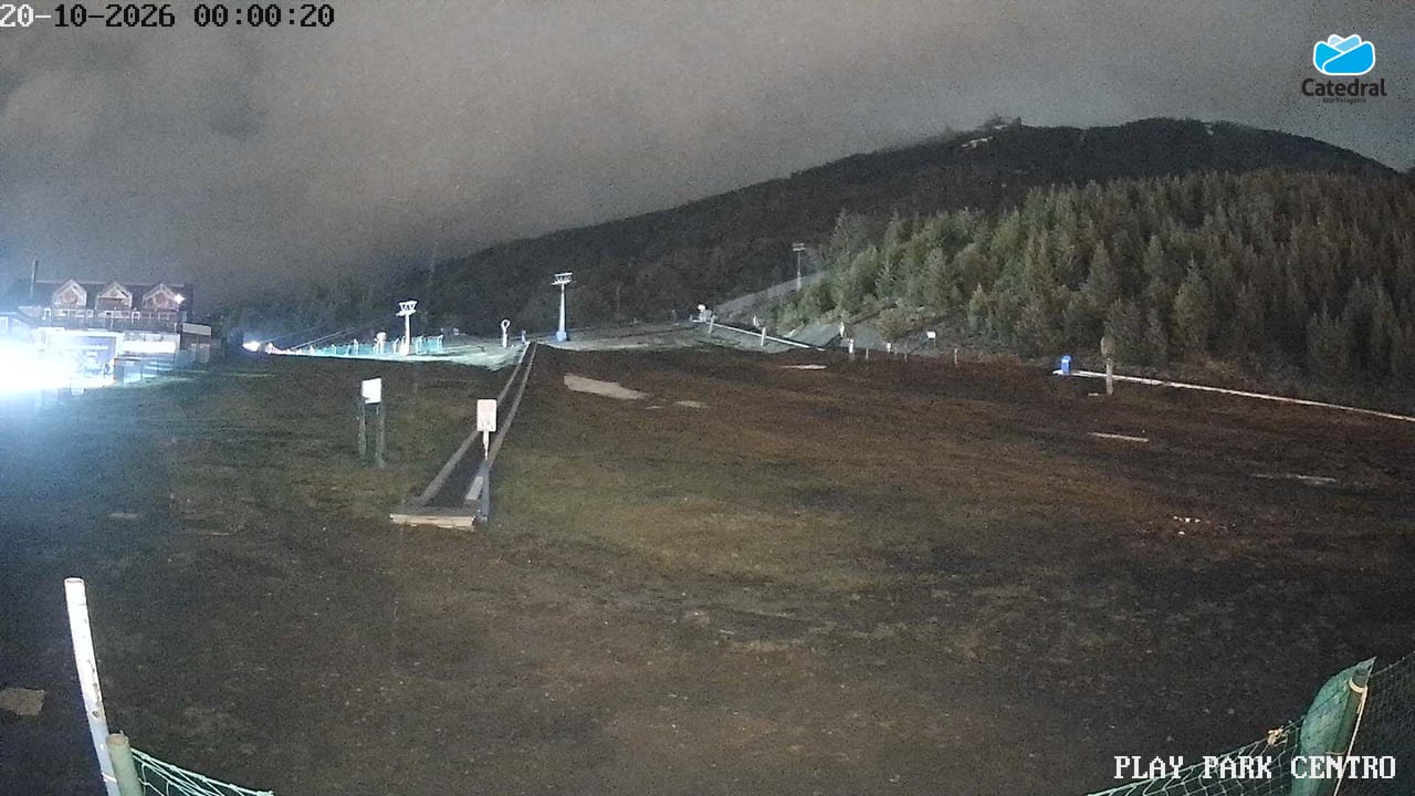 Playpark (Base) still, 0″ new snow in 24 h