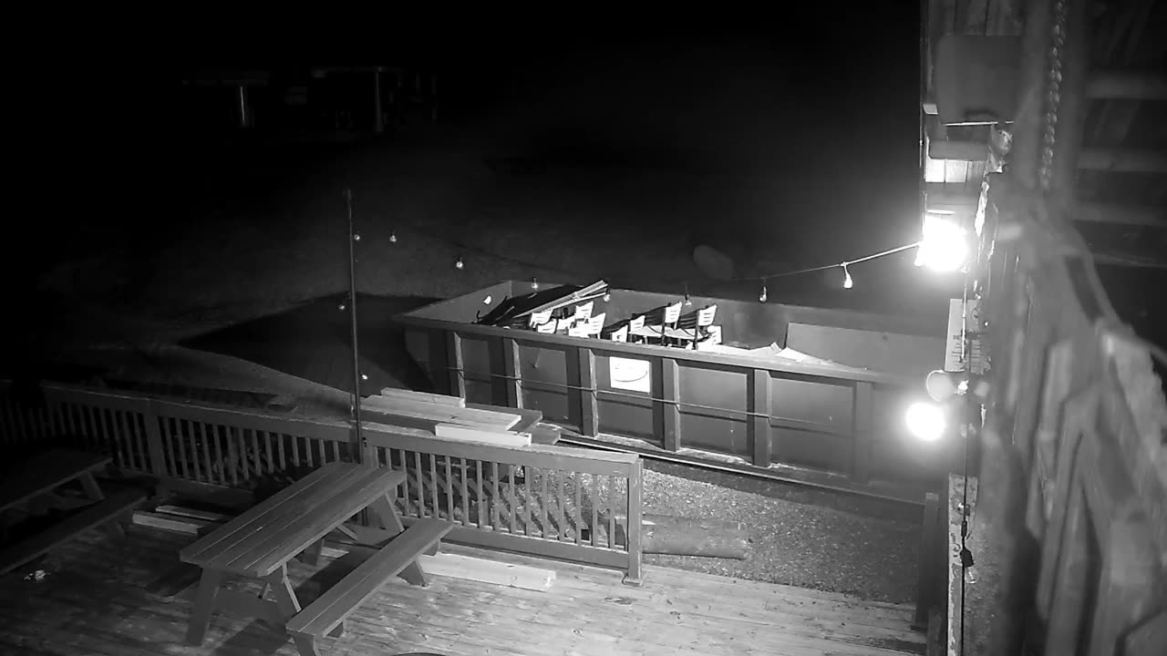 Boathouse still, 0″ new snow in 24 h