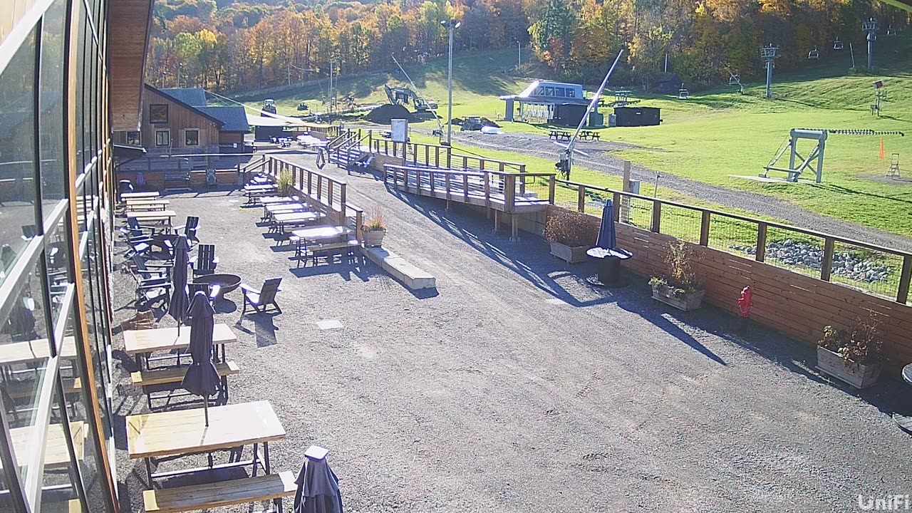 Catamount Patio West still, 0″ new snow in 24 h