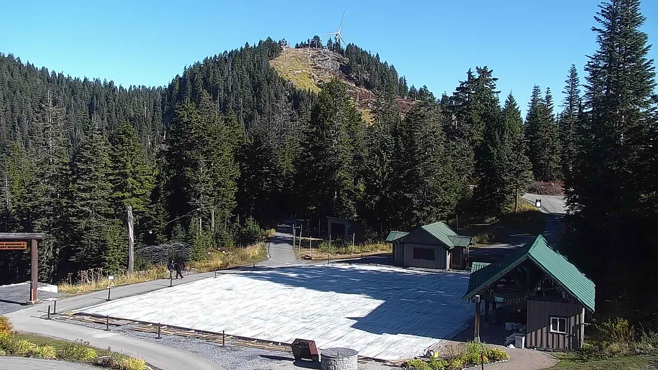 Chalet Cam still, 0″ new snow in 24 h