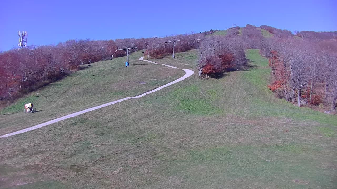 Slope Cam still, 0″ new snow in 24 h