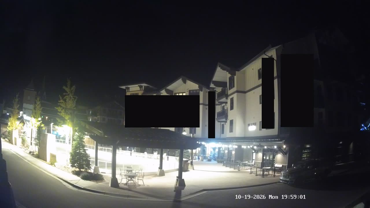 Lower Plaza still, 0″ new snow in 24 h
