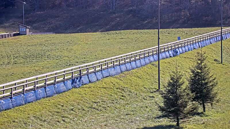 Canaan Valley Resort Webcam - Slope Base still, 0″ new snow in 24 h