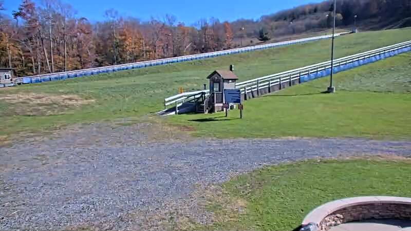 Canaan Valley Resort Webcam - Slope Base still, 0″ new snow in 24 h