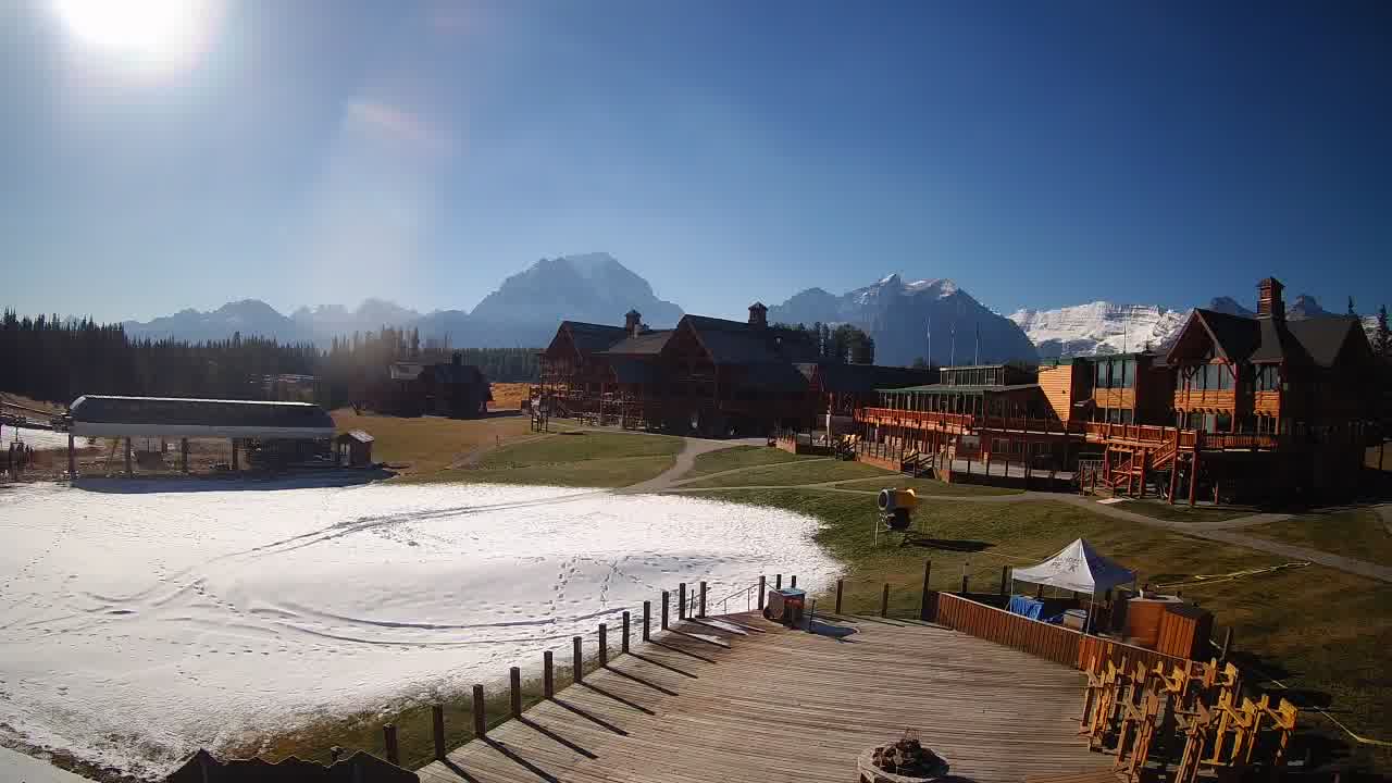 Base Area (Live) still, 0″ new snow in 24 h