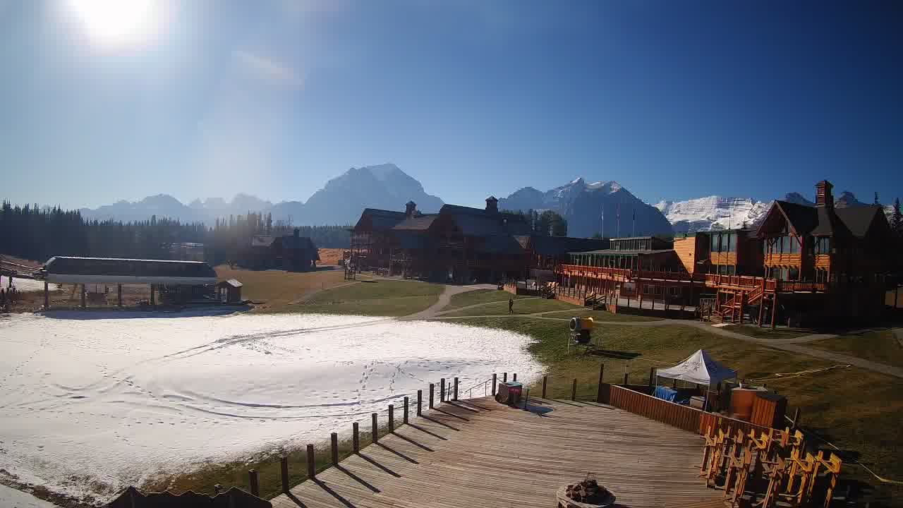 Base Area (Live) still, 0″ new snow in 24 h