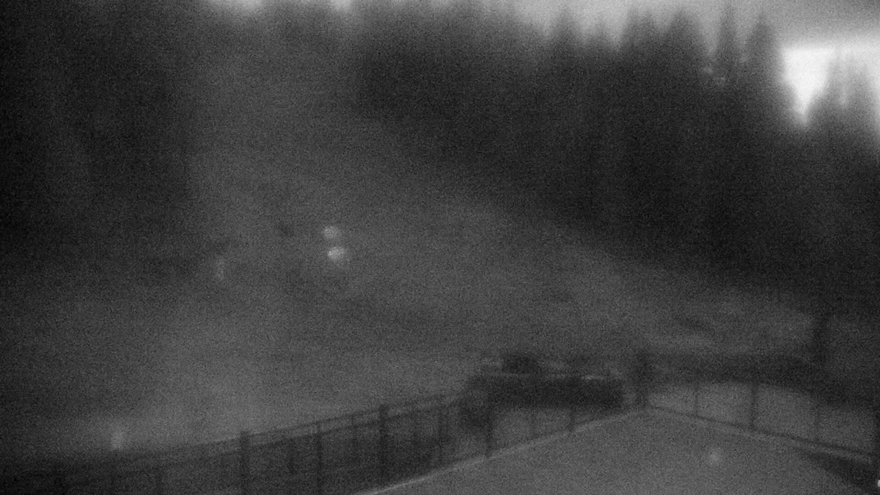 Base Lodge still, 0″ new snow in 24 h