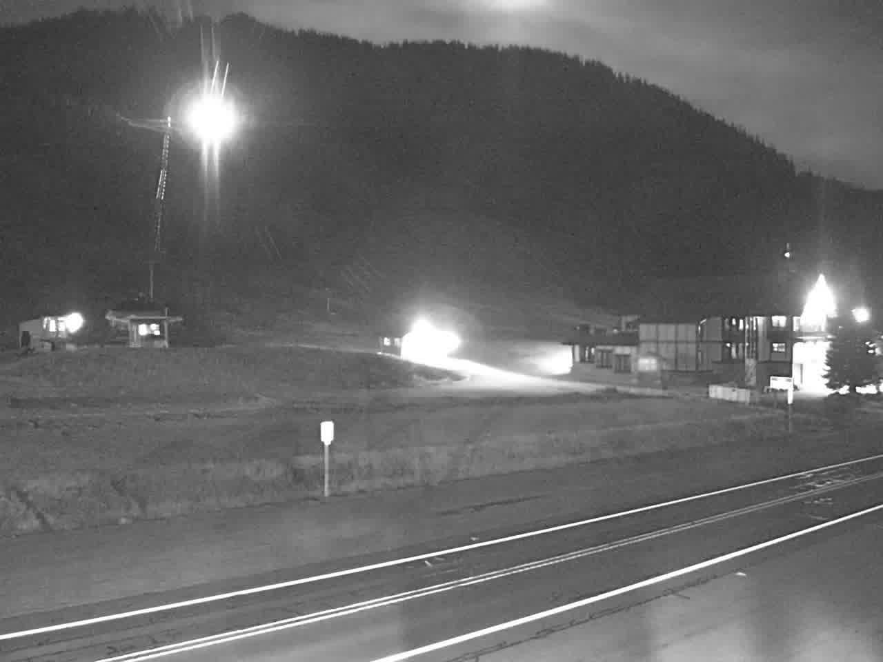 Base still, 0″ new snow in 24 h