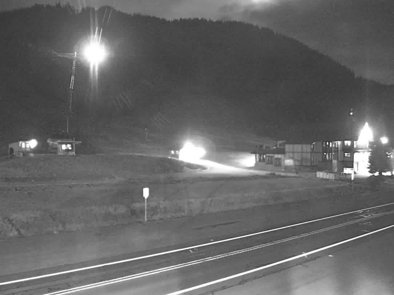 Base still, 0″ new snow in 24 h