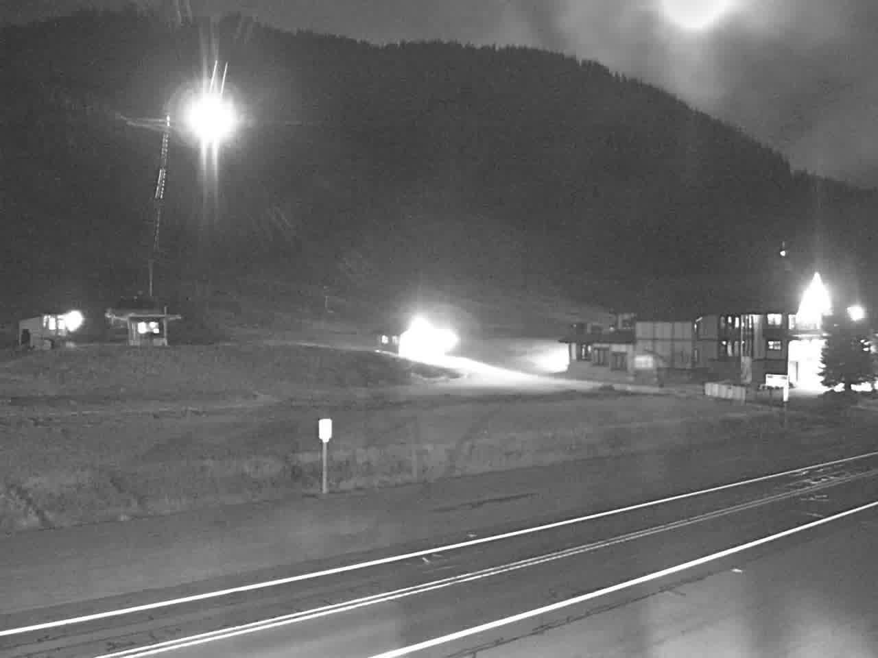 Base still, 0″ new snow in 24 h