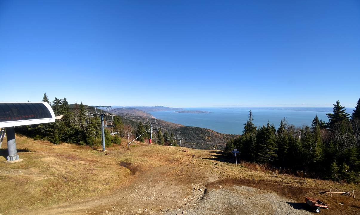 Camp Boule Sommet webcam at Le Massif de Charlevoix, 2,644′